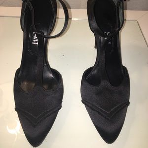 SW1 black satin heel